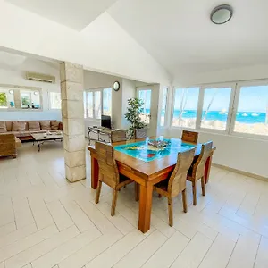 https://apt-cozy-ocean-view-wifi-bbq.comcaribbean.com